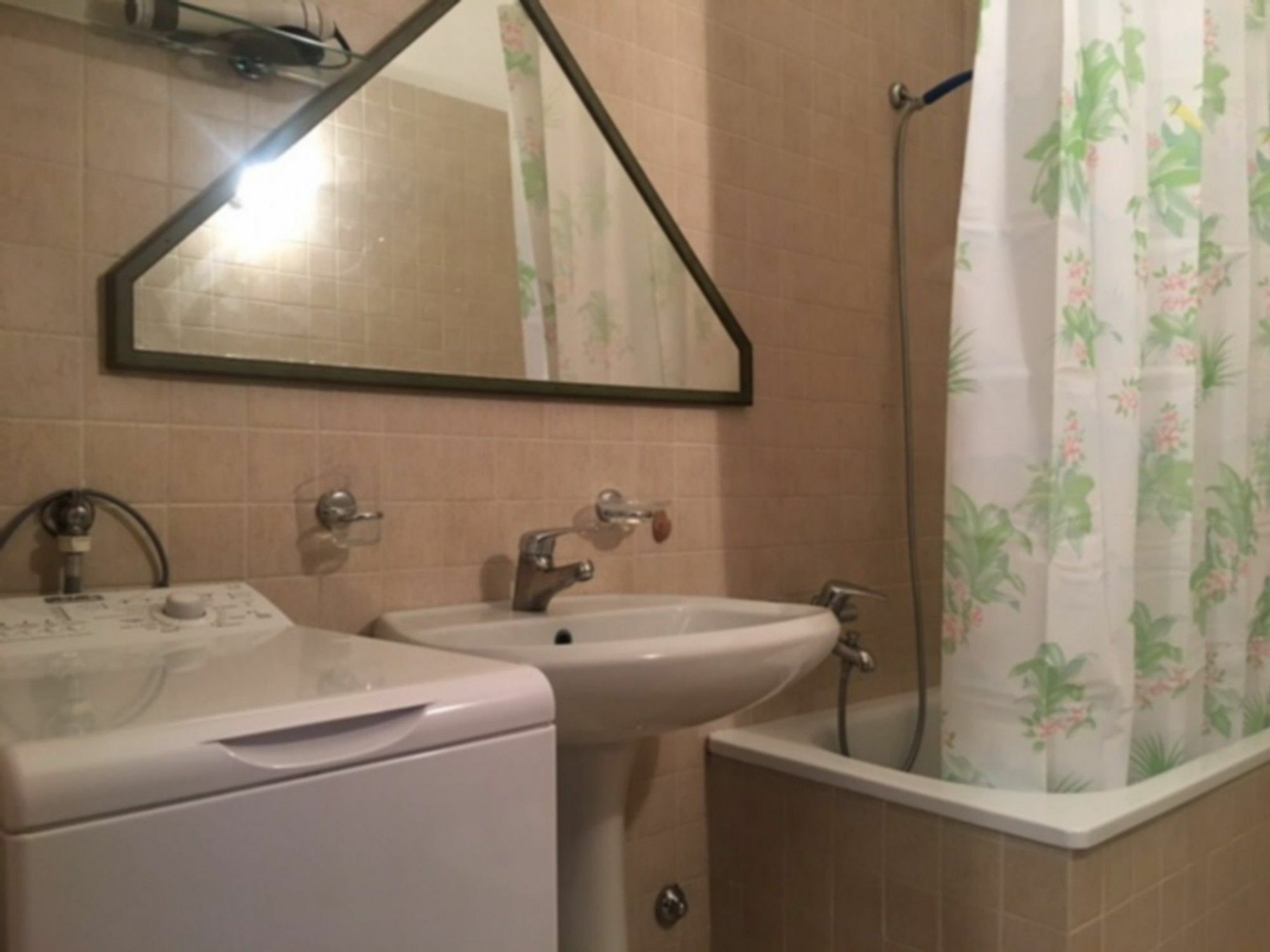 Sarno Apartments Caravaggio * Sirmione