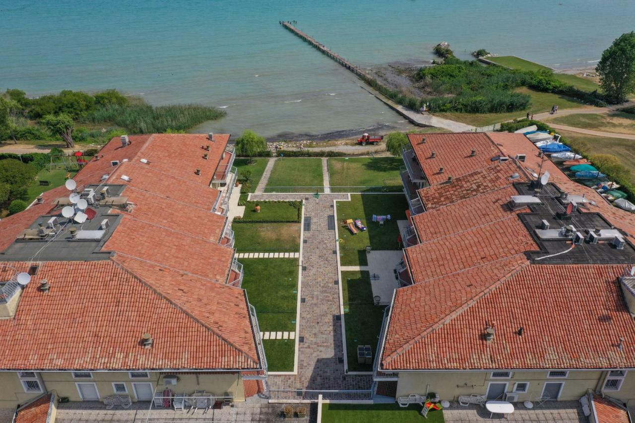 Costa D'oro Lake Apartment *