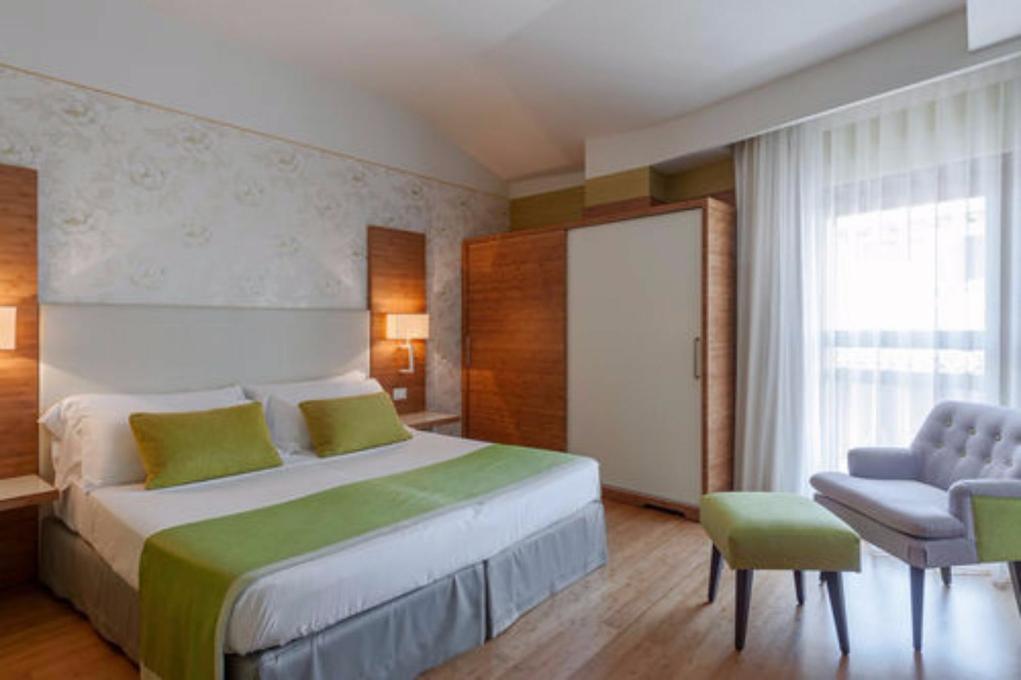 Khách sạn Eden Sirmione