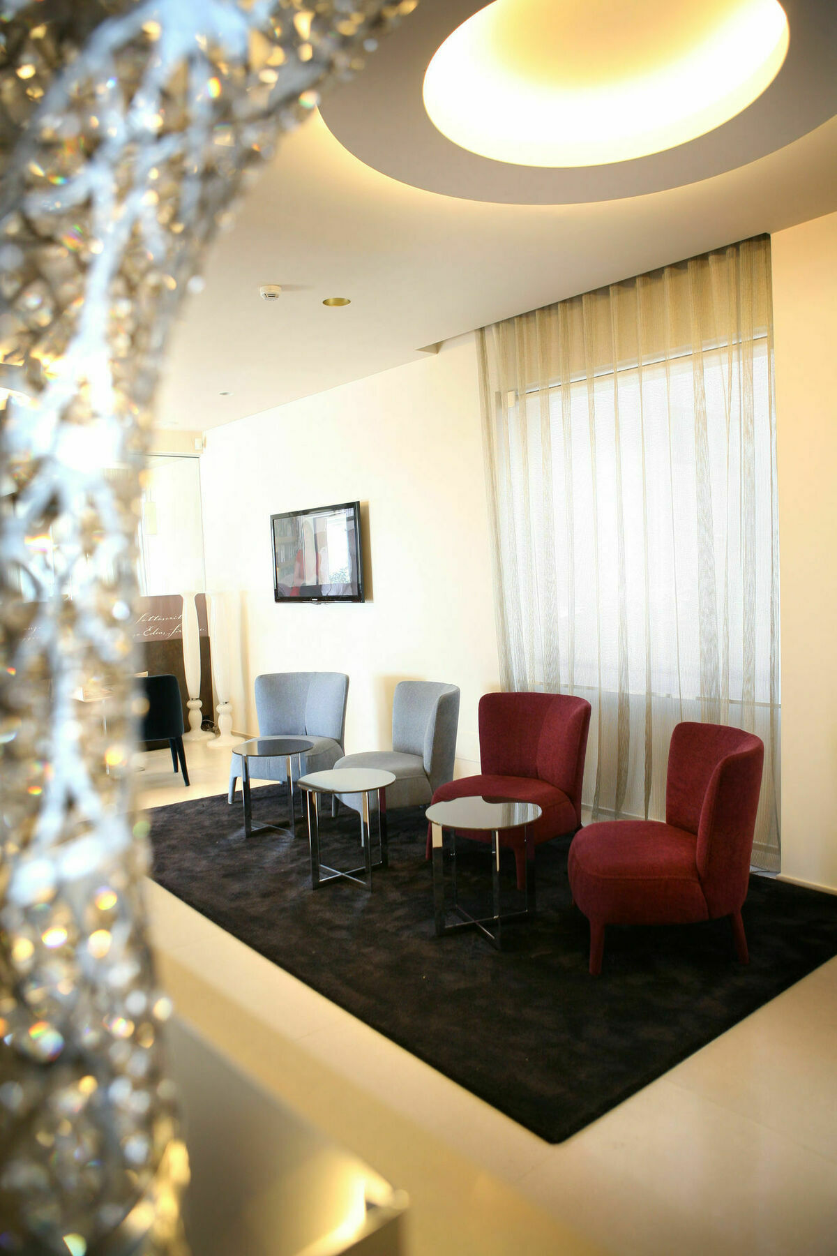 Eden Khách sạn 4*