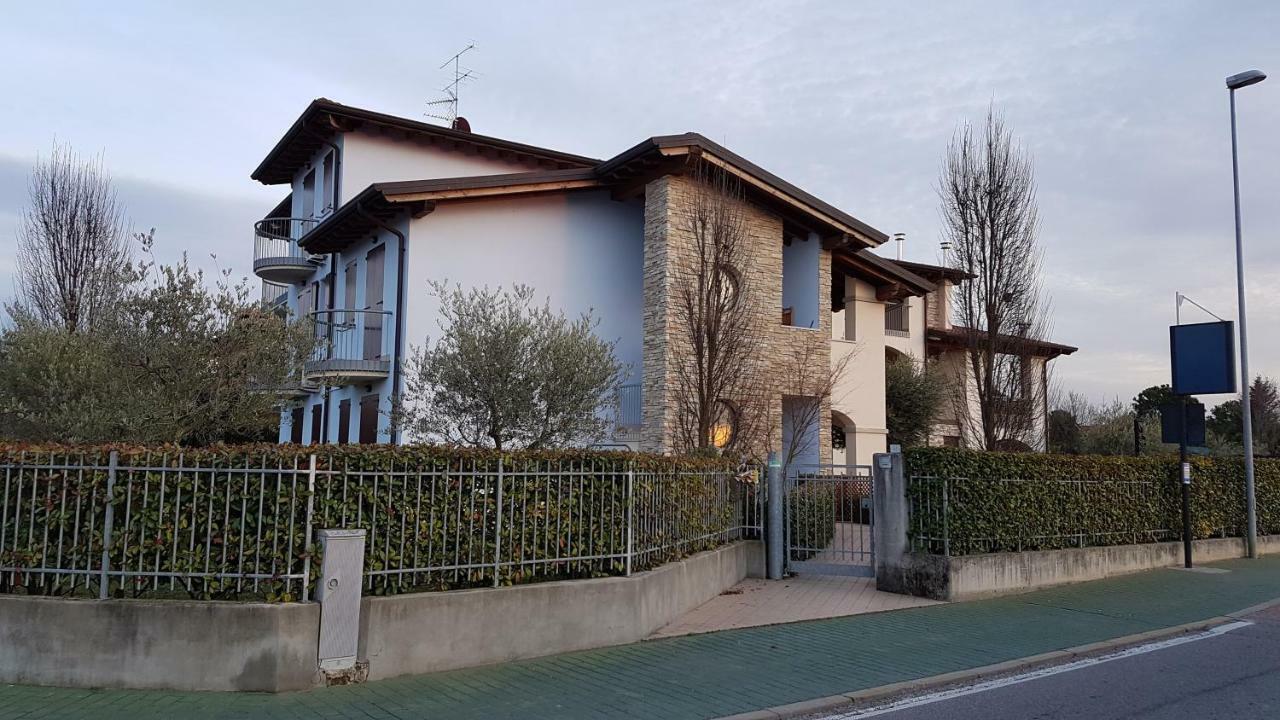 Villacolle Apartman *