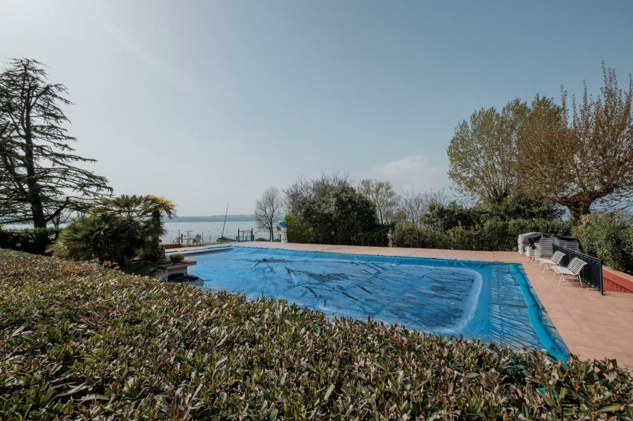 Apartment Holiday B8 *