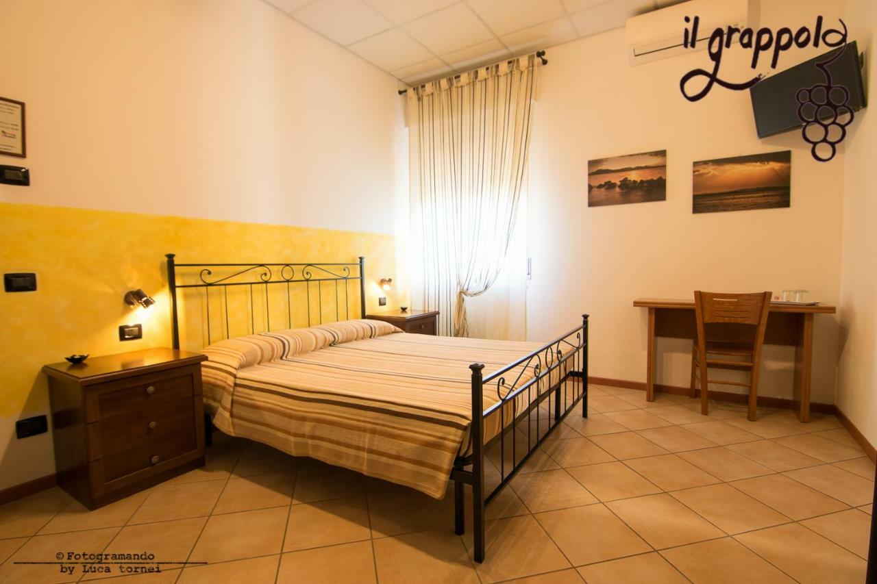 Il Grappolo Foresteria Lombarda * Sirmione