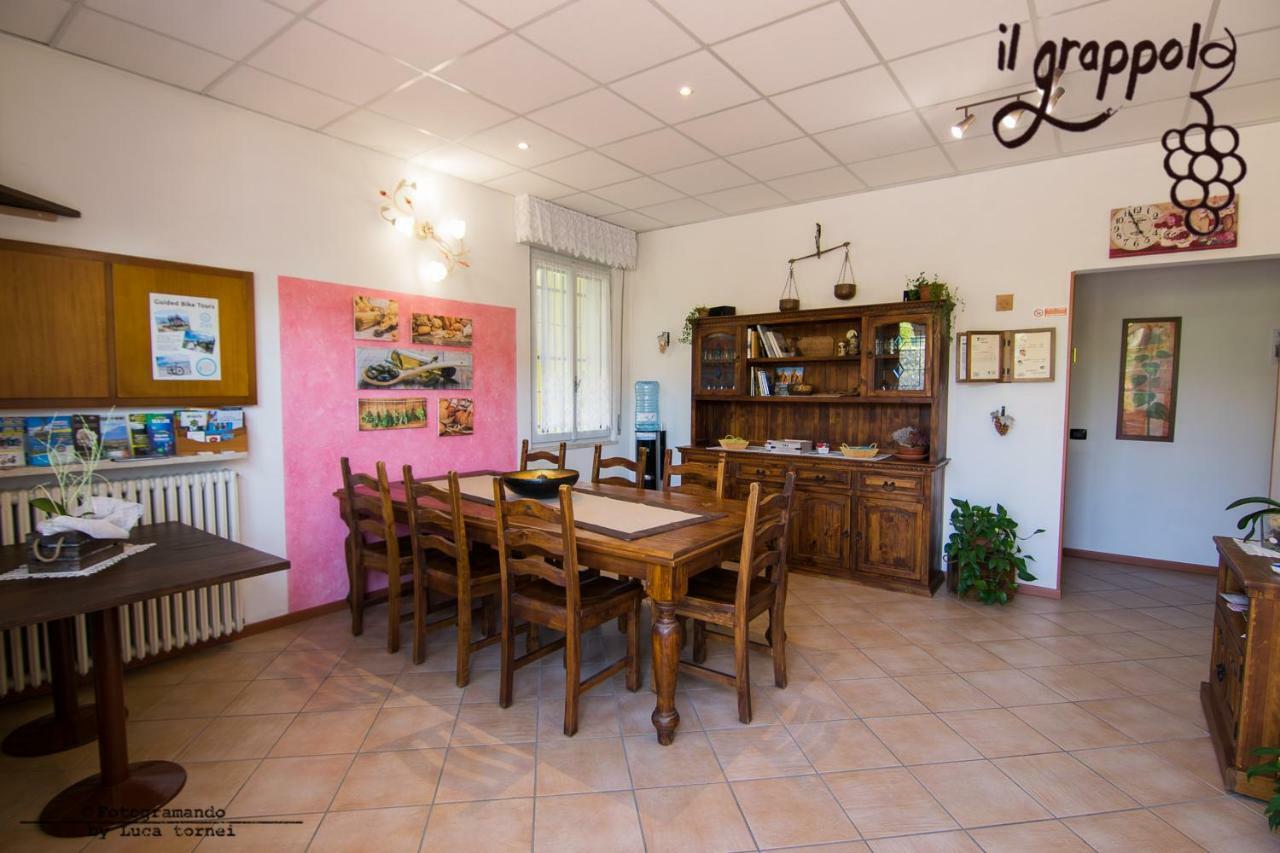 Acomodação com café da manhã  Il Grappolo Foresteria Lombarda Sirmione