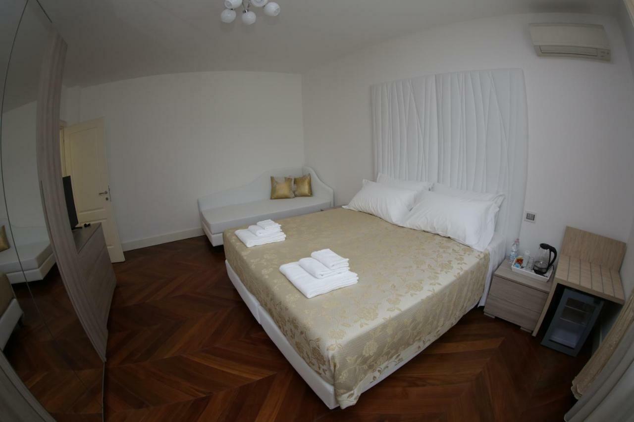 Champagne Guest house 3*