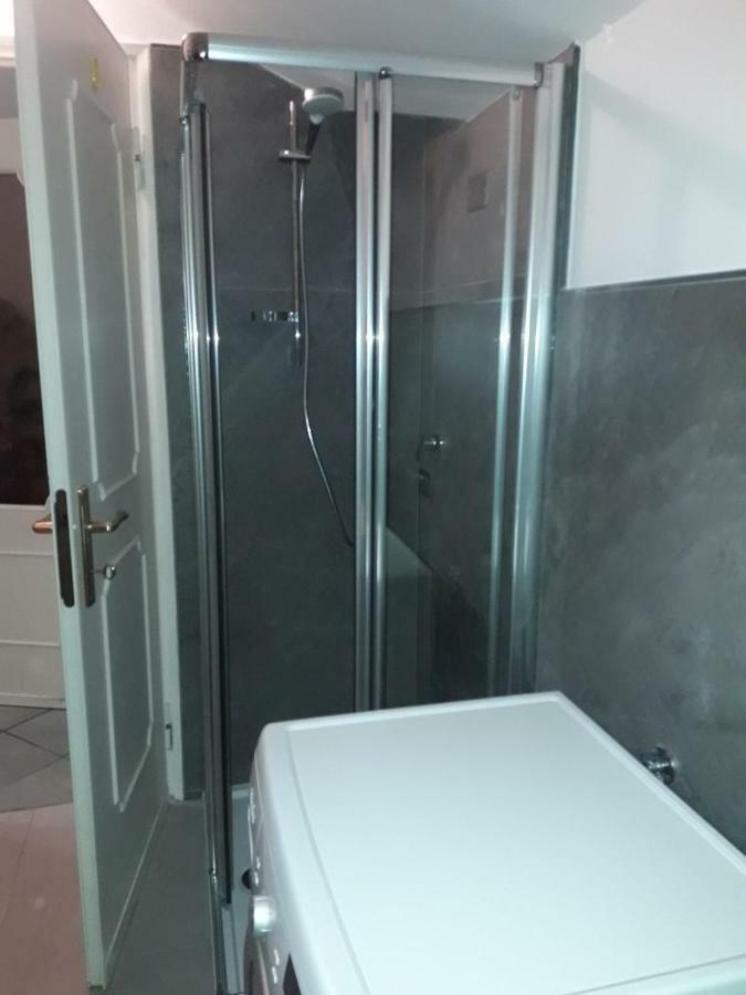 Sirmione, Colombare Apartman *