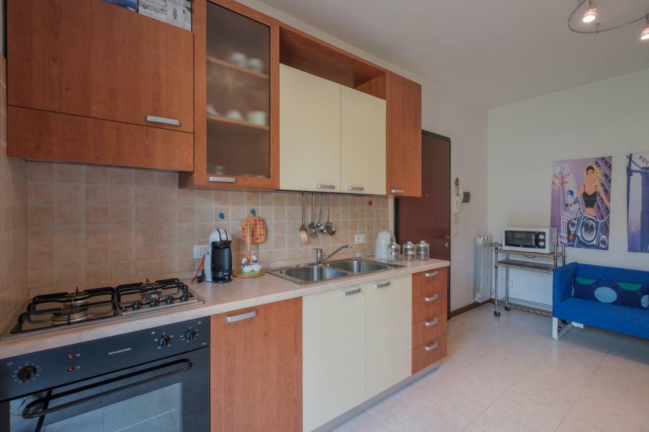 House And - 2 Apartment