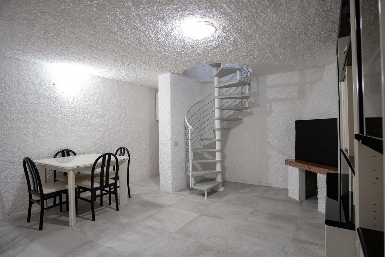 Casa Mary Due - Trilocale Con Giardino Privato A Due Passi Dal * Sirmione
