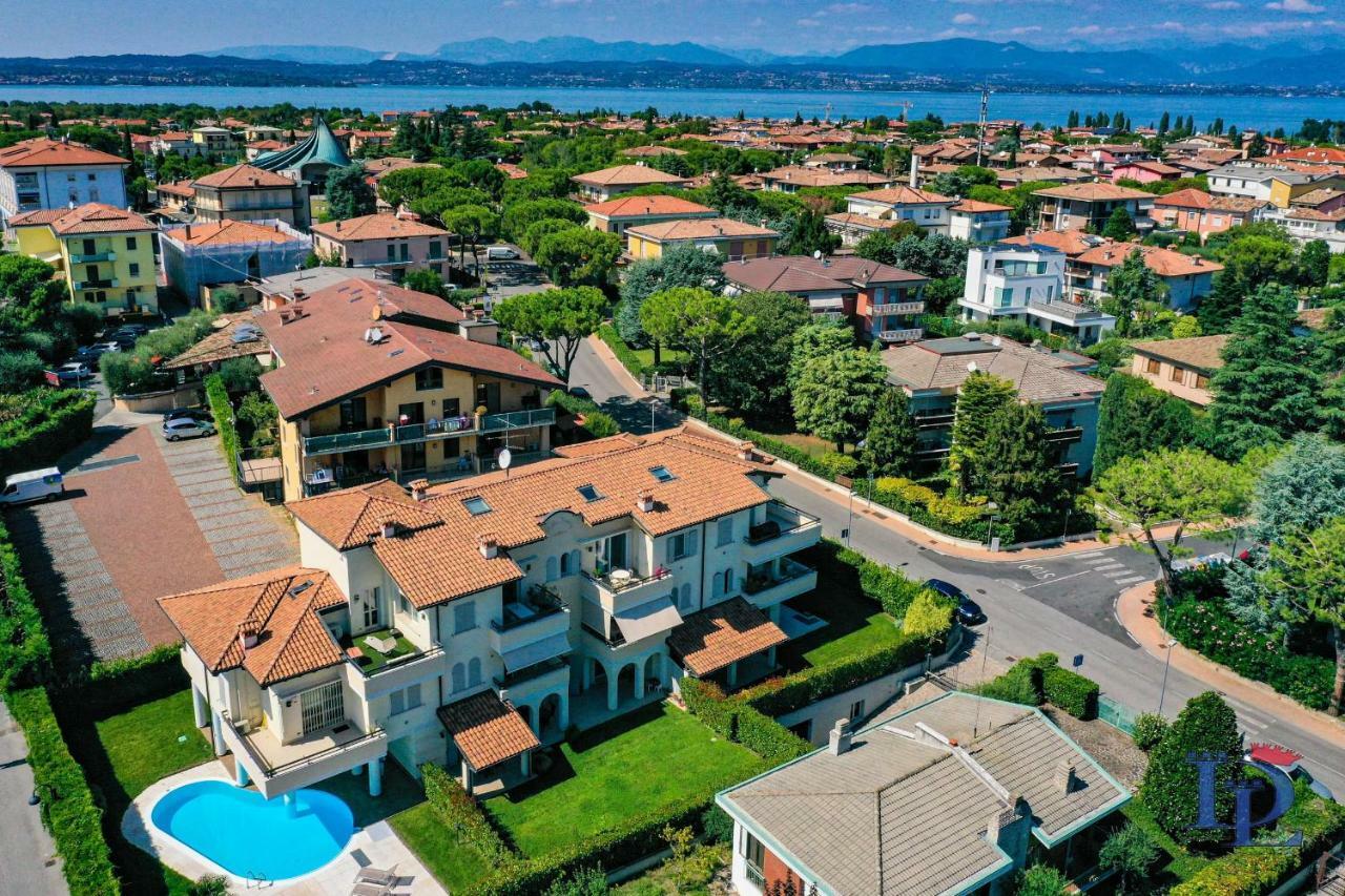 Apartment Desenzanoloft Official Partner Marriott Homes & Villas - Bea House, Sirmione With Private Garden And Share Pool *