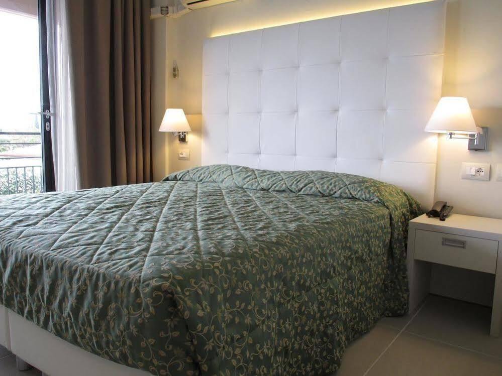 Aparthotel Holiday 3*