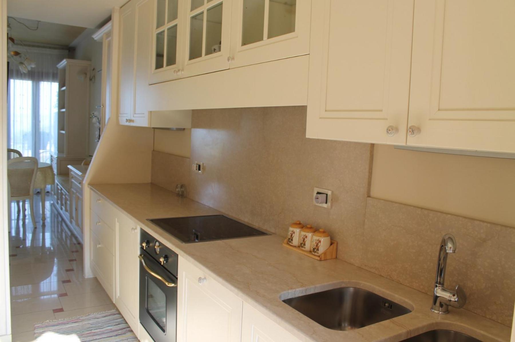 5 Star With Private Beach And Garage