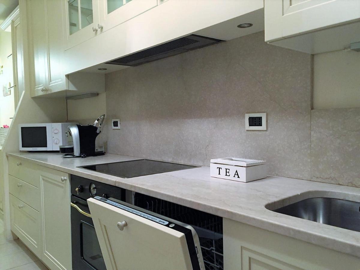 5 Star With Private Beach And Garage Apartment *