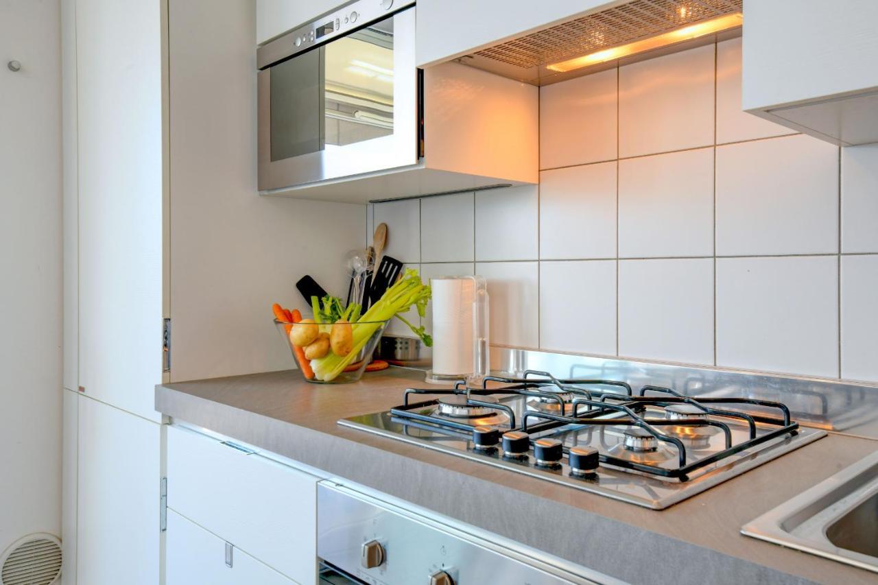 La Castellana Lake View Apartment