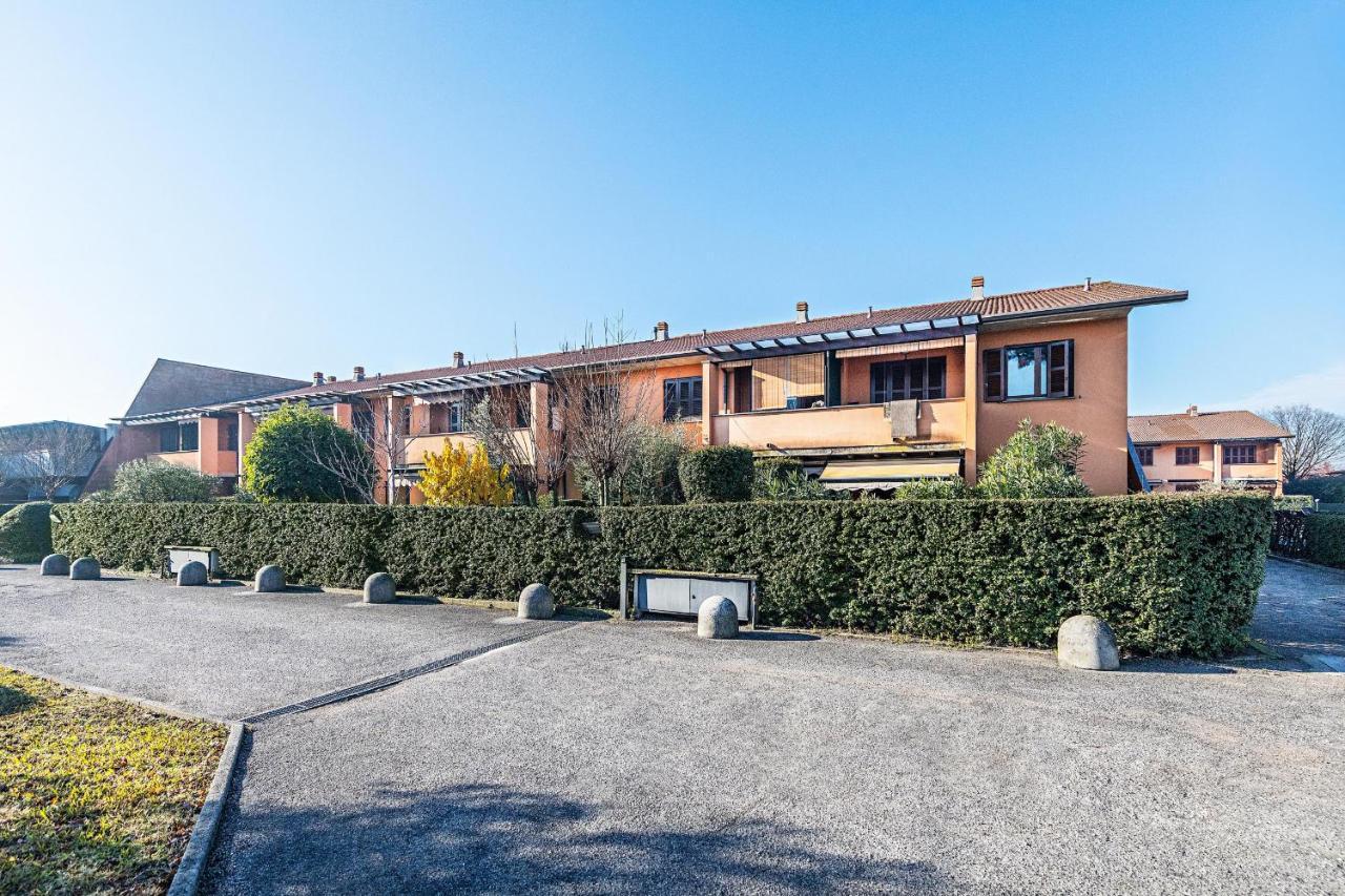 Artemisia Apartment *