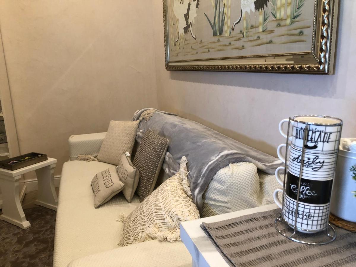 Old Town Apartment *