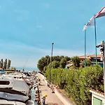 Angel Apt Sirmione