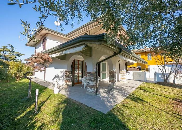 Villa Fiorita Apartments - Happy Rentals