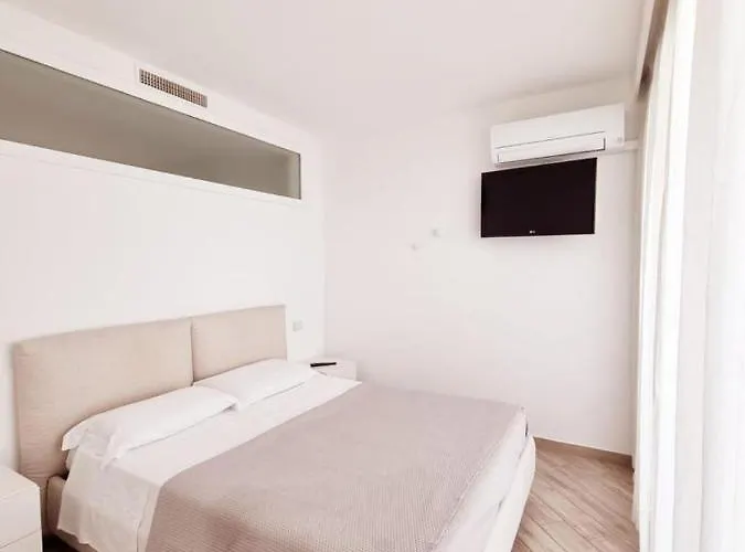 Bmp Apartment Orchidea Piscina, Giardino E Spiaggia Con Molo