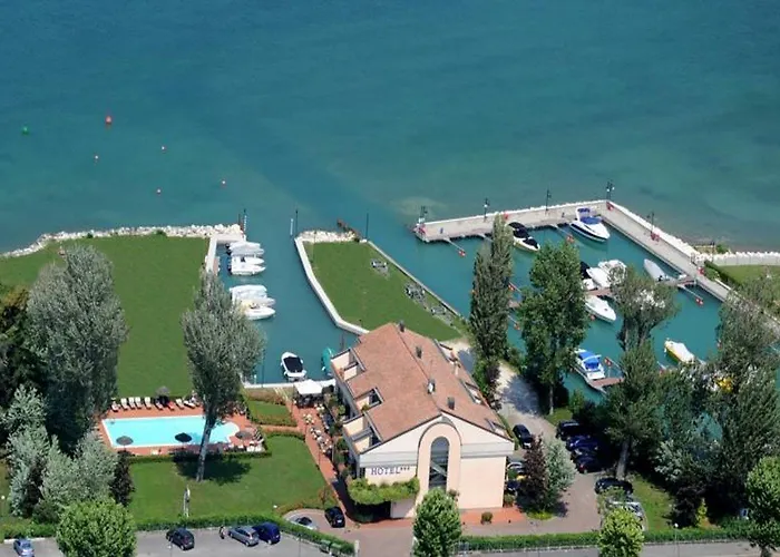 Yachting Hotel Mistral