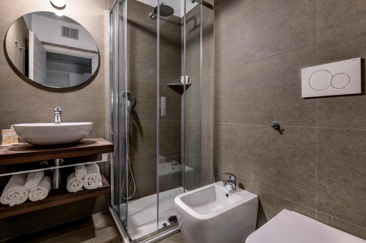 Riel Hotel