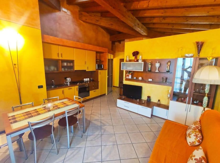 Apartment Casa Di Michela A Con Piscina Sirmione