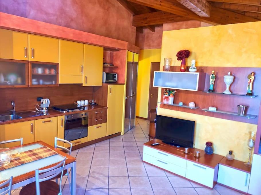 Casa Di Michela A Con Piscina