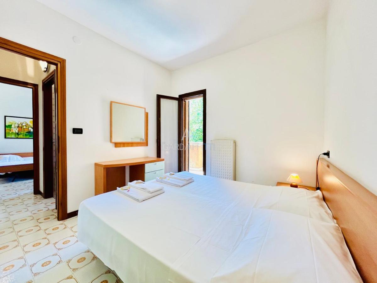 Scylla Apt - 100 Metri Dal Di Garda Apartment Sirmione