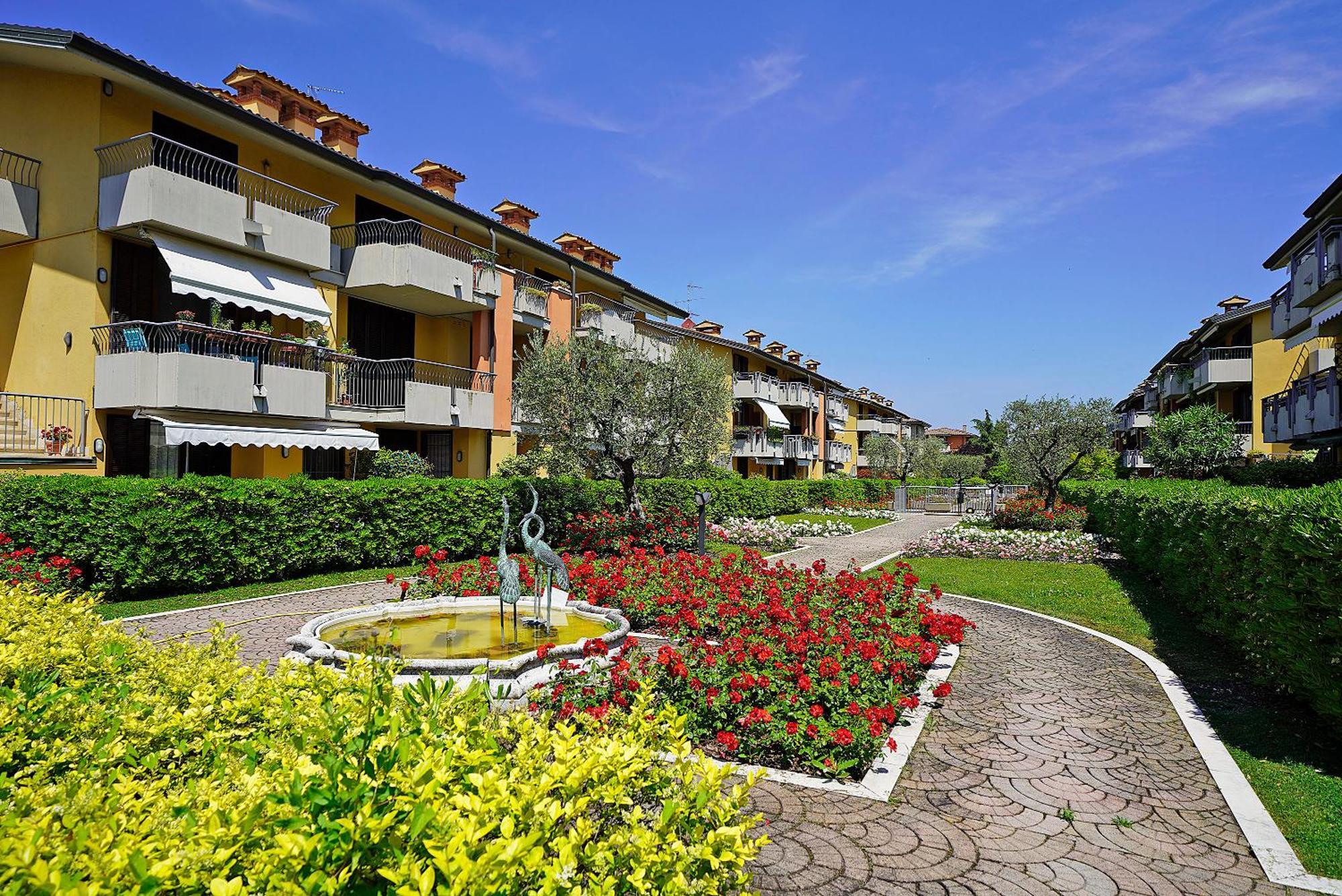 Apartment Villaggio Dei Fiori - Viola - Gardagate