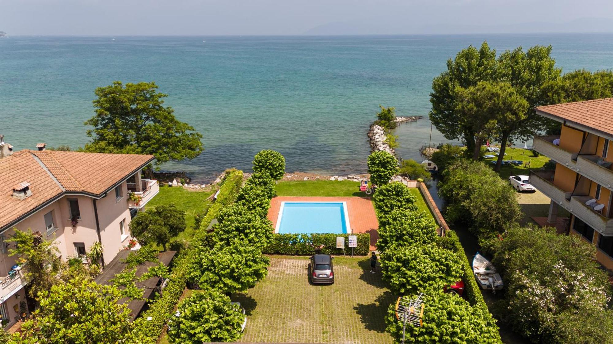 Incantevole Location Fronte Apartment Sirmione