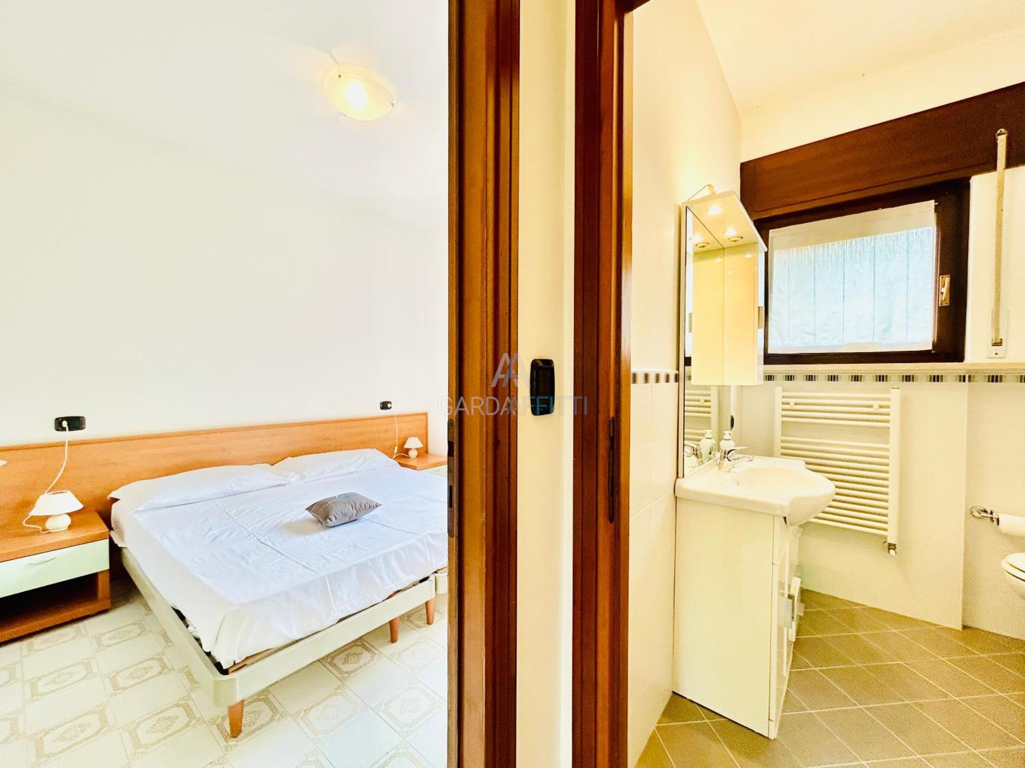 Crono Apt-200m Dal Di Garda Con Piscina Apartment