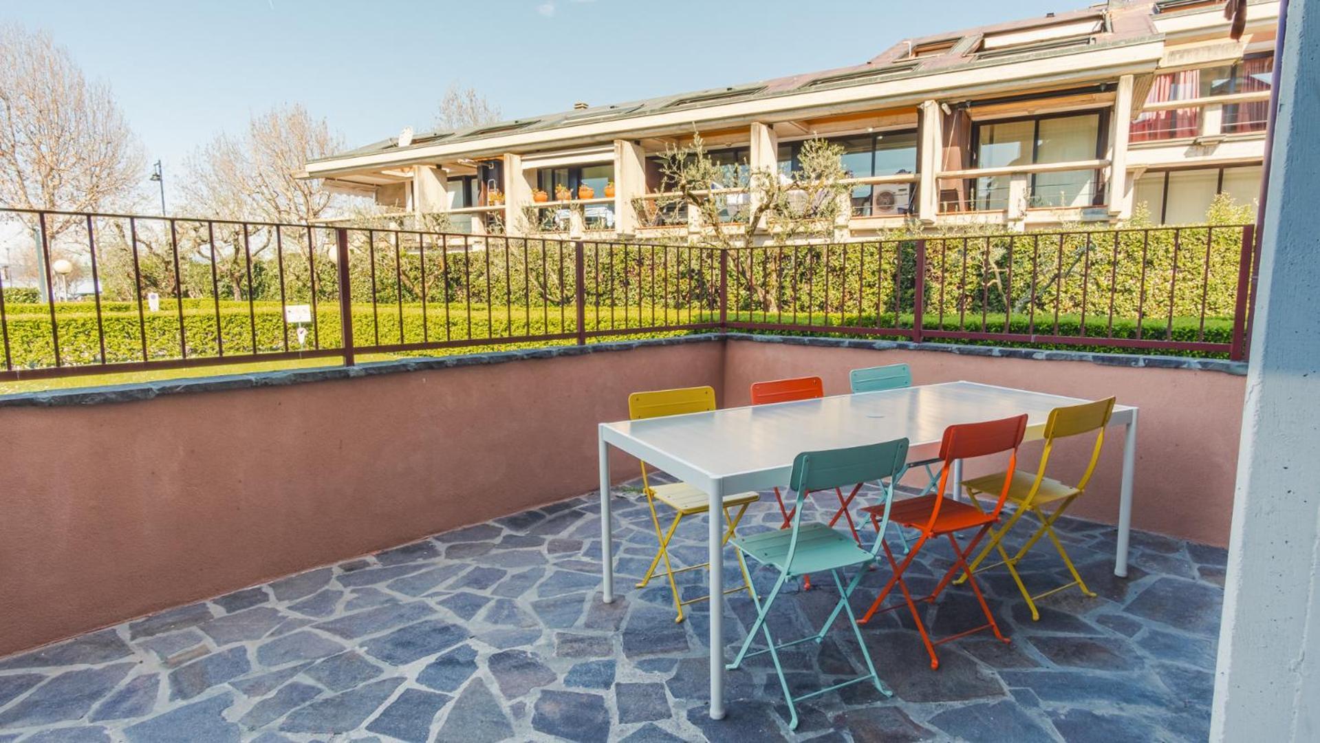 Dimora Dei Colori - Italian Homing Apartment Sirmione