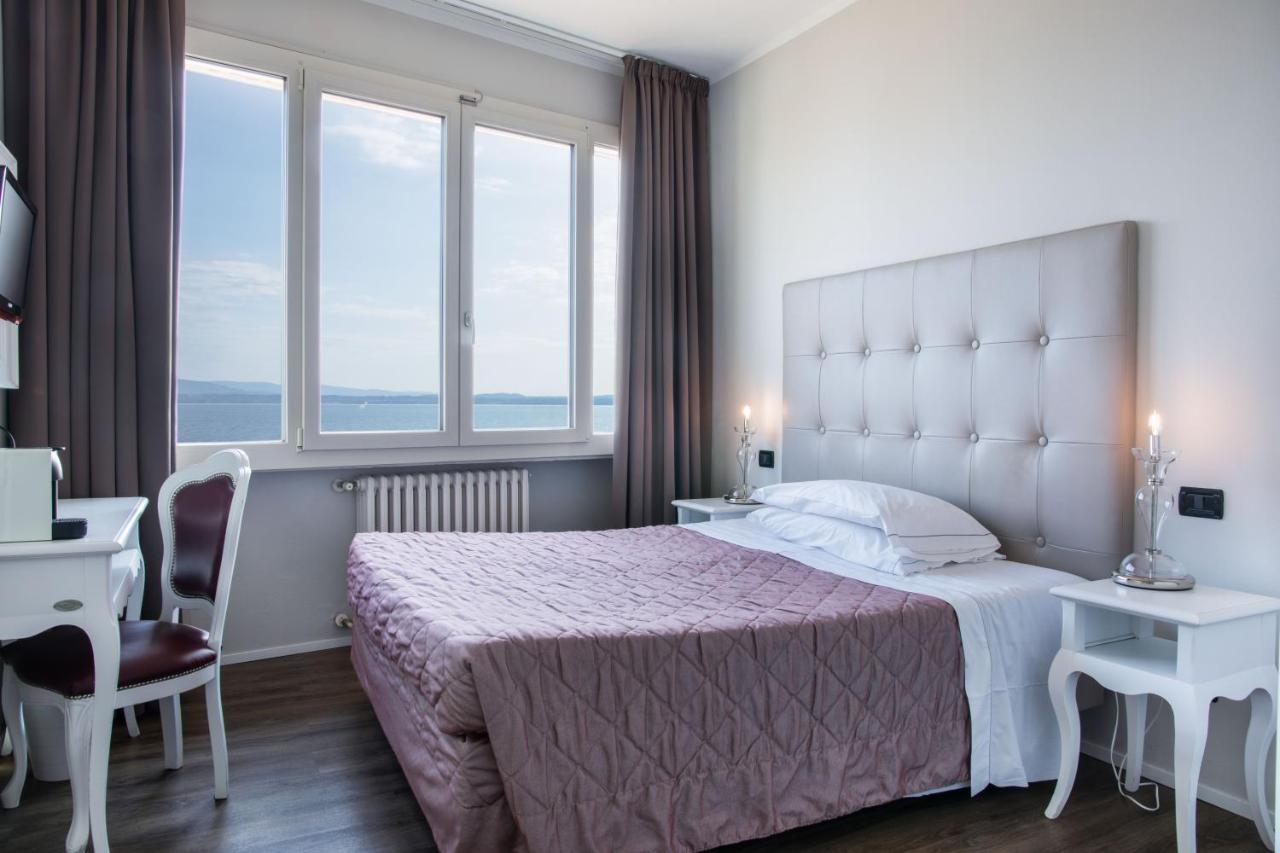 Hotel Degli Oleandri 3*