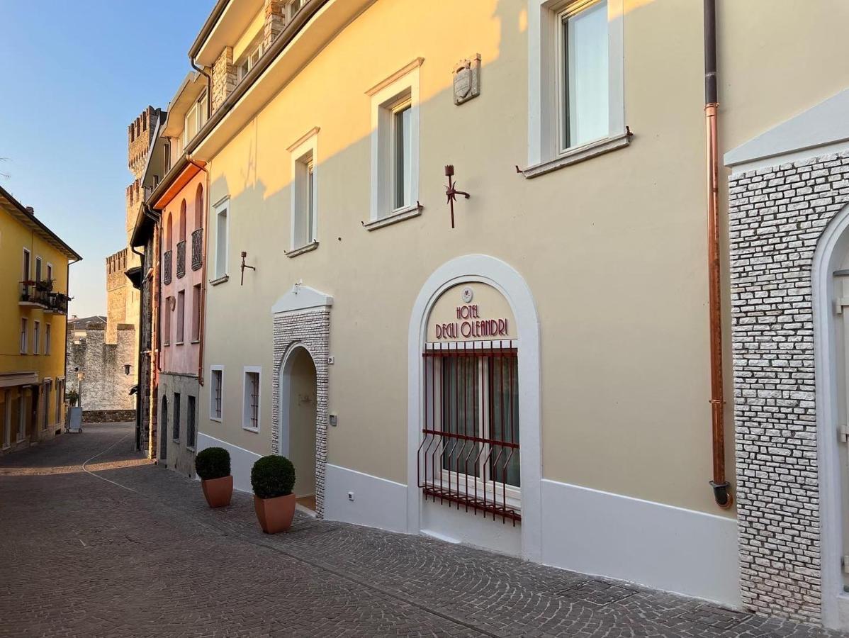 Hotel Degli Oleandri 3*