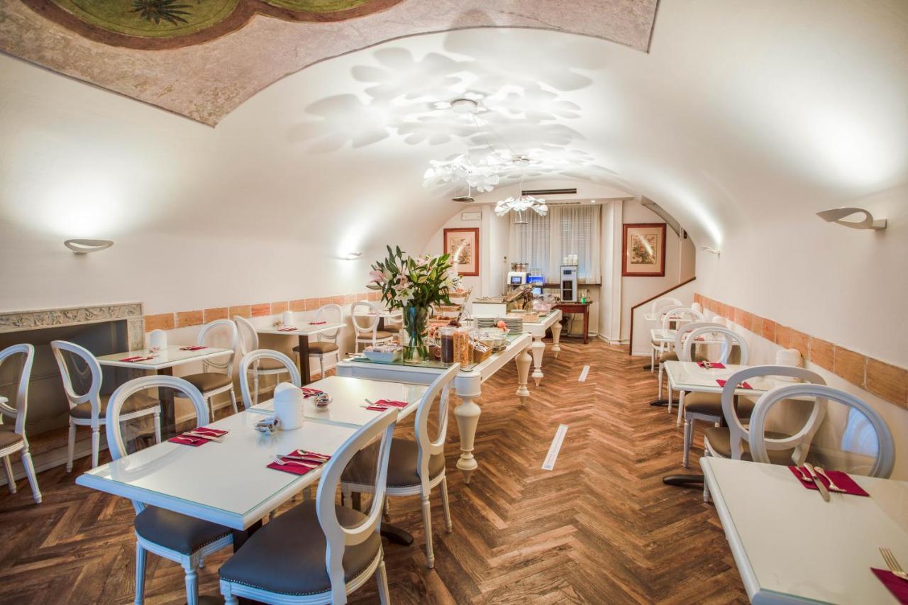 Hotel Degli Oleandri 3*
