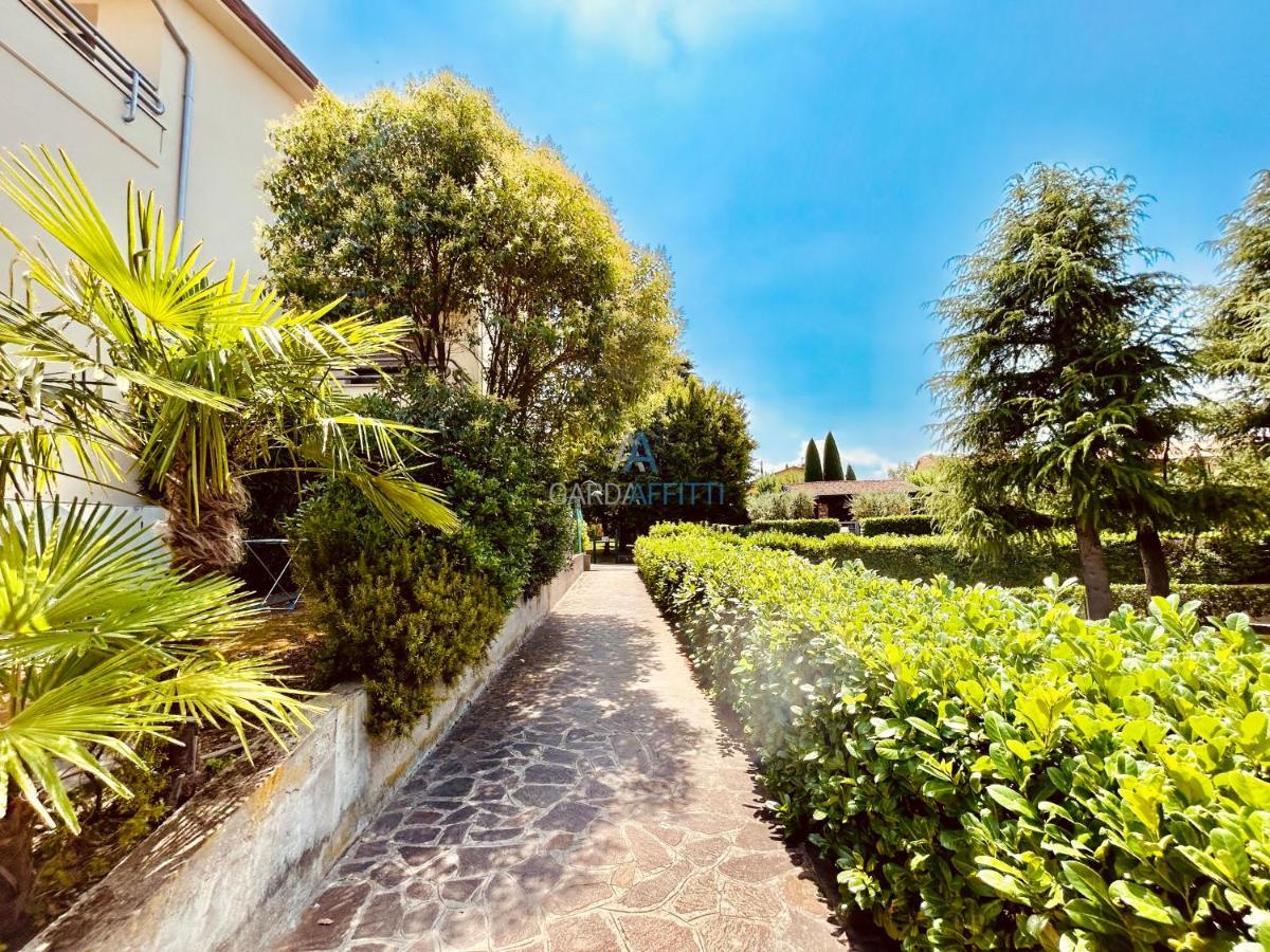 Mercury - Vista Con Piscina Apartamento Sirmione