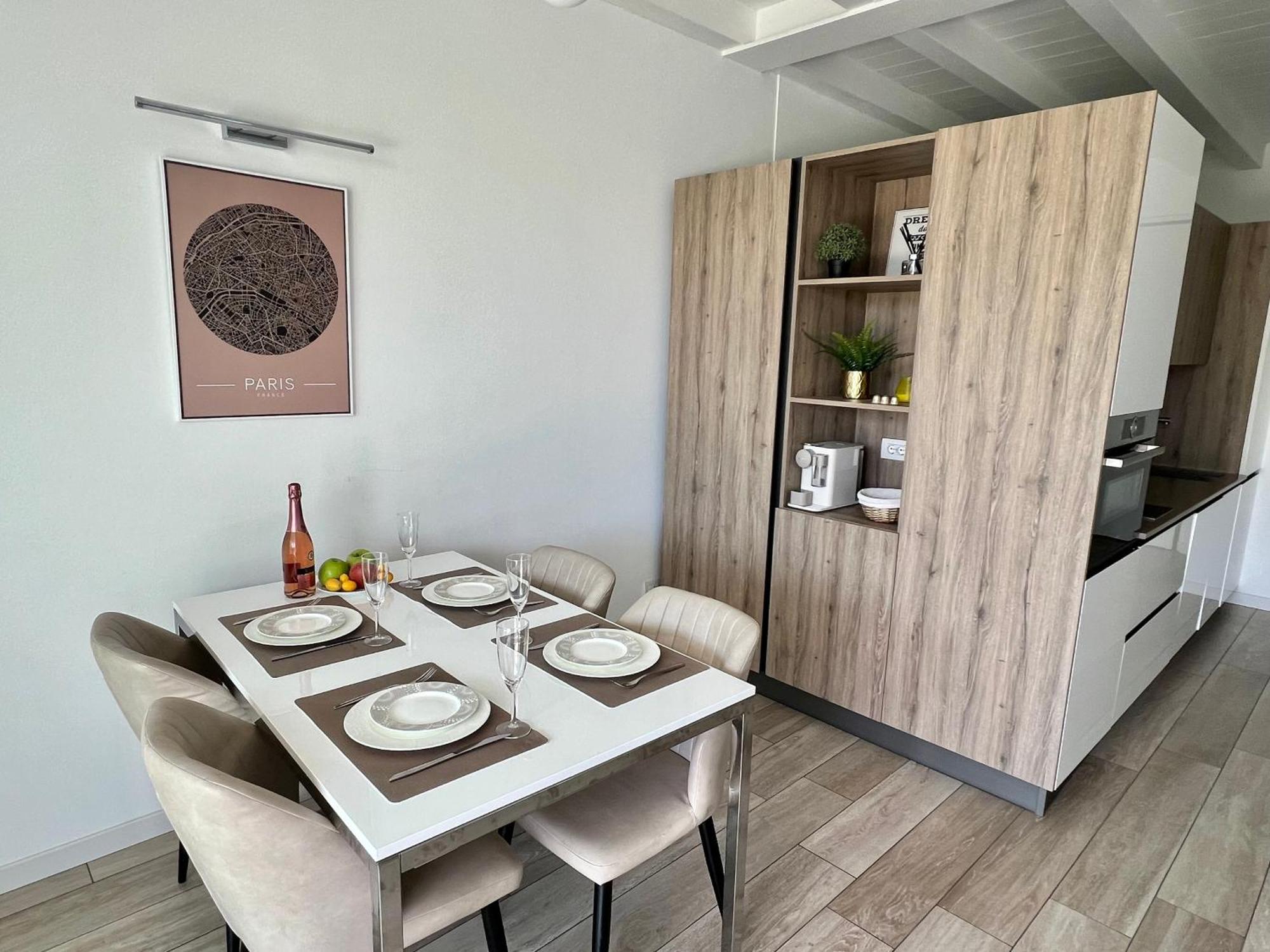 Paganini And Apartment