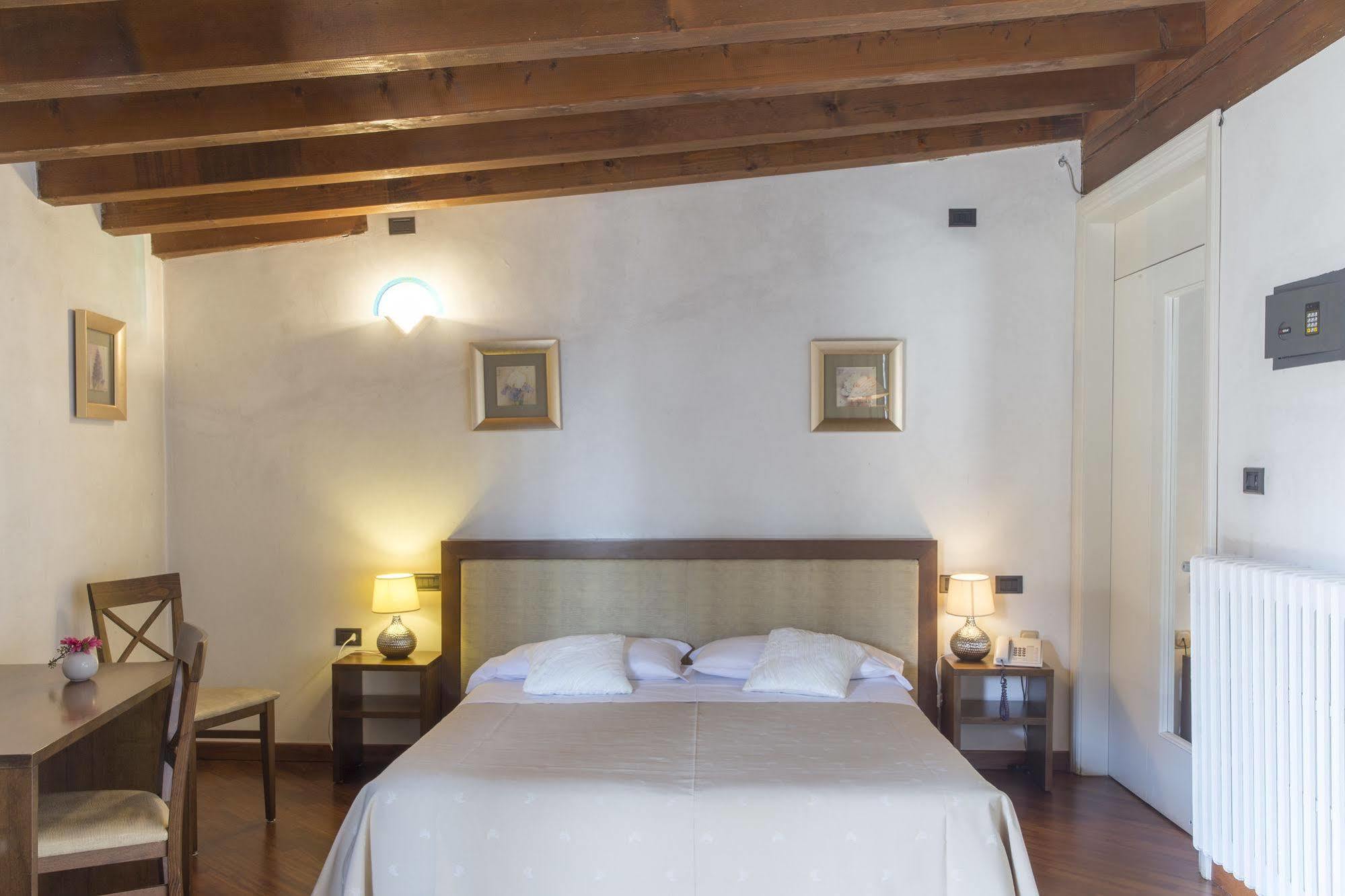 Degli Oleandri Sirmione
