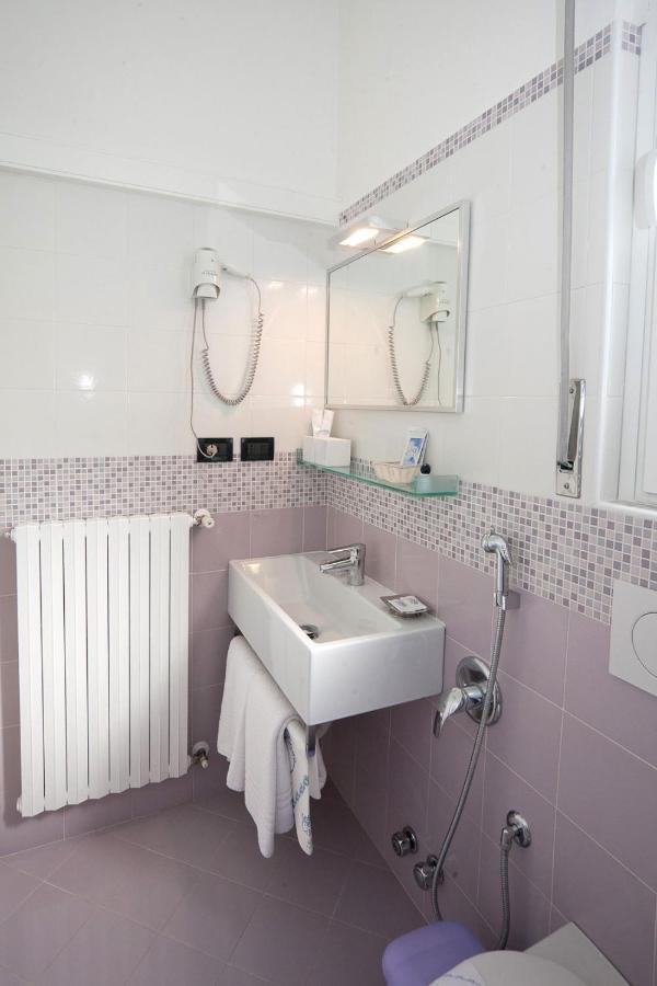 Fiorella Hotel 3*